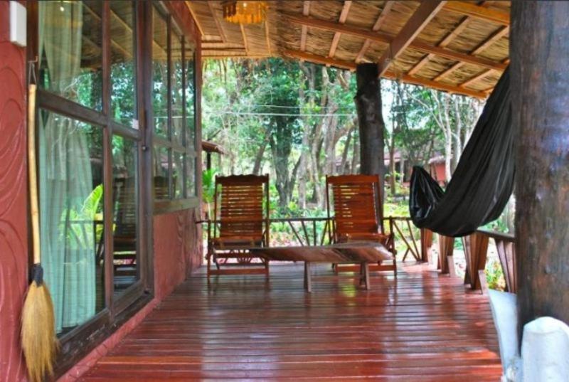 Bamboo Bungalows Koh Phayam Bagian luar foto