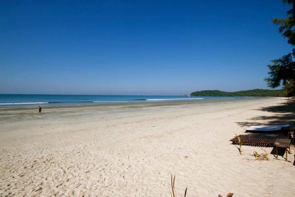 Bamboo Bungalows Koh Phayam Bagian luar foto